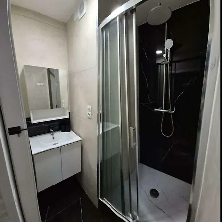 Lejlighed Private - Shared - - F2-6