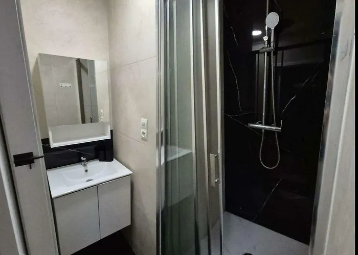 Lejlighed Private - Shared - - F2-6